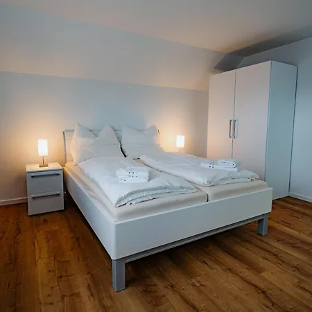 Stilvolle Mit Kueche & Parkplatz In Hardert