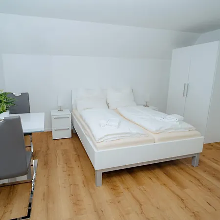 Stilvolle Mit Kueche & Parkplatz In