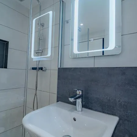 Stilvolle Mit Kueche & Parkplatz In Apartment *