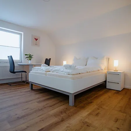 Apartment Stilvolle Mit Kueche & Parkplatz In *