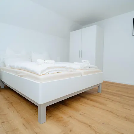 Stilvolle Mit Kueche & Parkplatz In Appartement