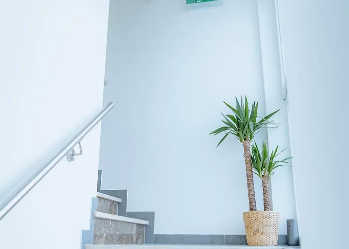 Stilvolle Mit Kueche & Parkplatz In Hardert