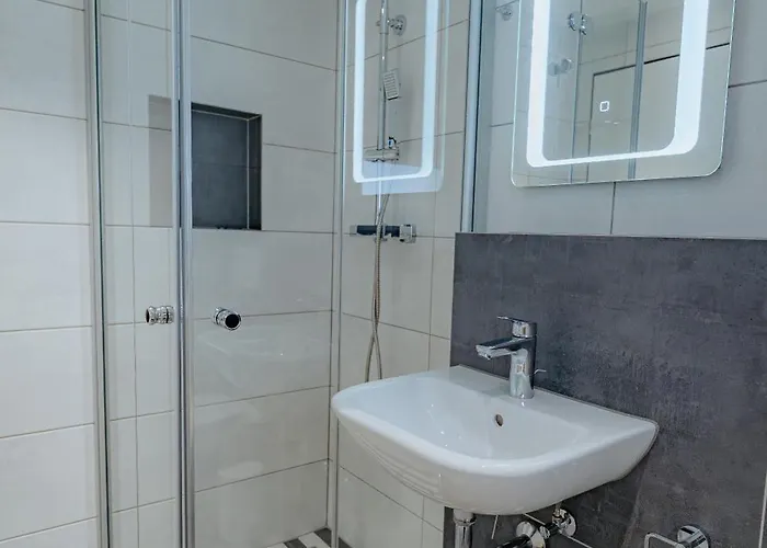 דירה Stilvolle Mit Kueche & Parkplatz In *