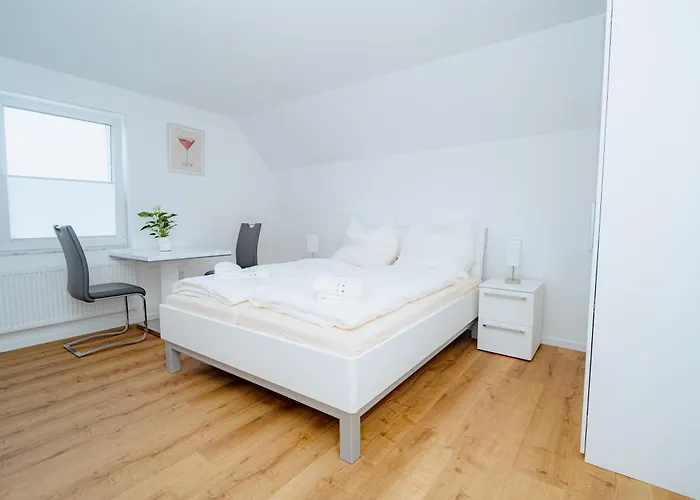 Stilvolle Mit Kueche & Parkplatz In Hardert