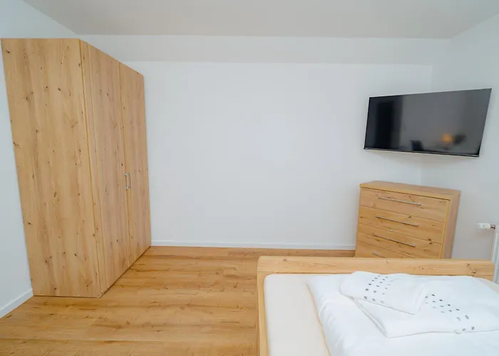 Stilvolle Mit Kueche & Parkplatz In Hardert